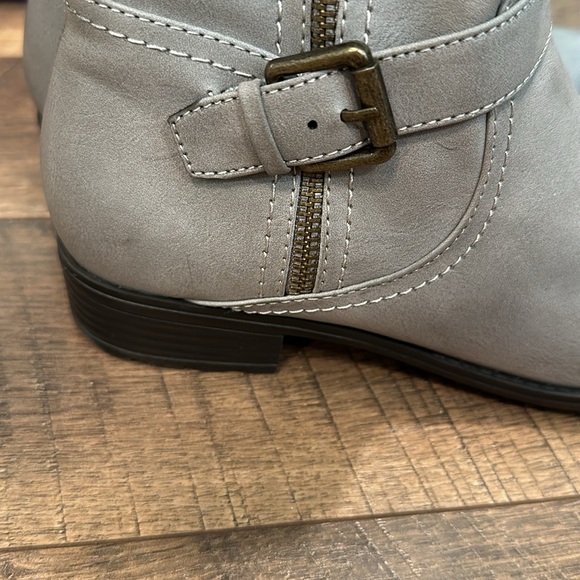 Tall Gray Boots with Zippers and Buckles - Picture 6 of 6